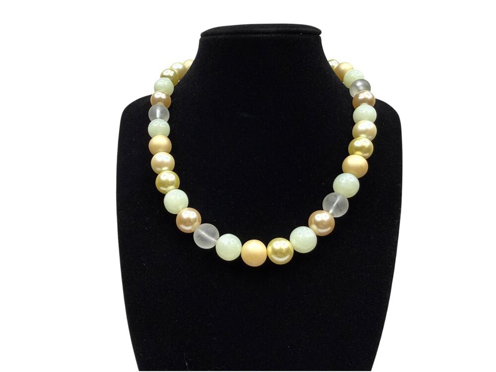 VTG Classic Chunky Multi-Color Beaded Necklace Gold Tone Clasp Jewelry 17"